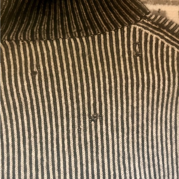 Theory Black/White vertical stripe cashmere turtleneck sweater SZ P - Picture 7 of 10